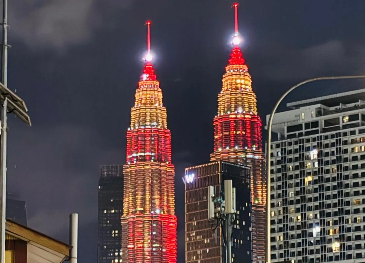Regalia Skypool Klcc Friendly Hostel Kuala Lumpur